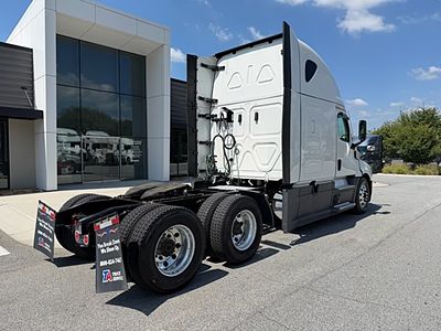 2024 Freightliner CASCADIA 126