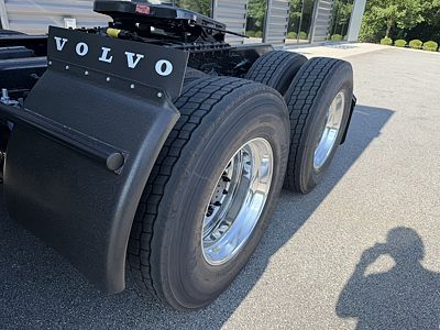 2027 Volvo VNL64T660