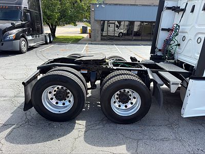 2022 Freightliner CASCADIA 126
