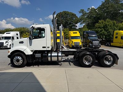 2018 Volvo VHD