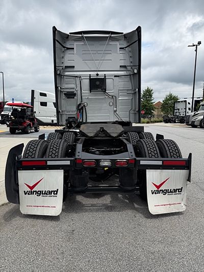 2024 Volvo VNL64T760