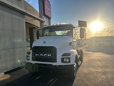 2026 Mack MD742