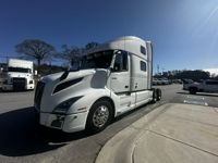2020 Volvo VNL64T860
