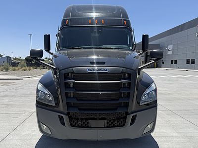2022 Freightliner CASCADIA 126