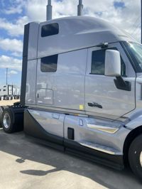 2025 Volvo VNL64T860