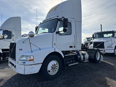 2014 Volvo VNM200