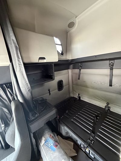 2019 Freightliner CASCADIA 126