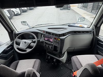2027 Volvo VNL64T840