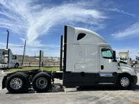 2020 Freightliner CASCADIA 126