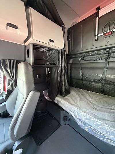2023 Freightliner CASCADIA 126