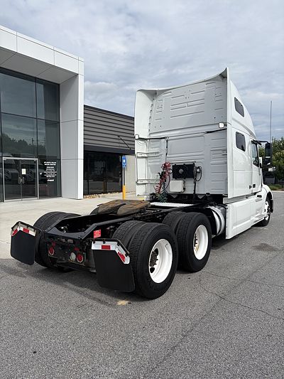 2020 Volvo VNL64T760