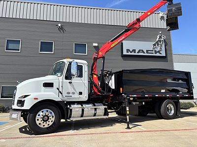 2025 Mack MD742