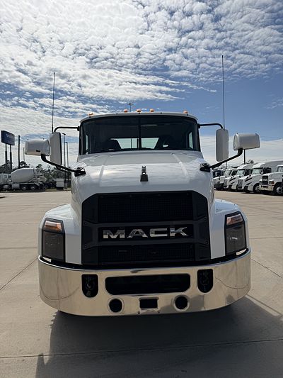 2020 Mack ANTHEM 64T