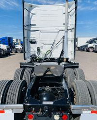 2021 Volvo VNL64T760