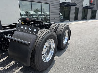 2027 Volvo VNL64T860