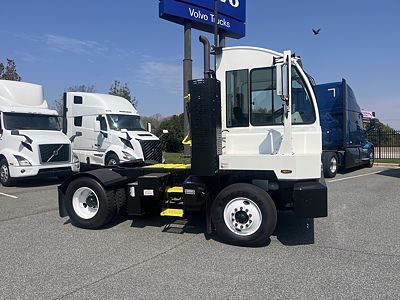 2022 Autocar ACTT42
