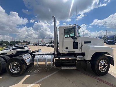 2027 Mack PINNACLE 64T