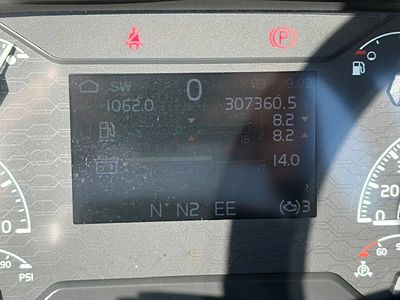 2022 Volvo VNR