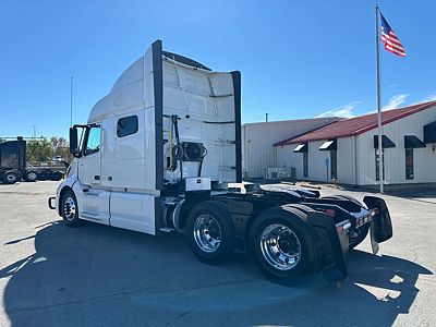 2023 Volvo VNL64T740