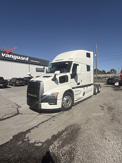 2026 Mack PIONEER 64T
