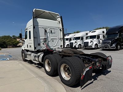 2020 Freightliner CASCADIA 126