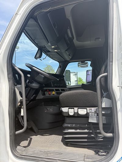2019 Freightliner CASCADIA 126