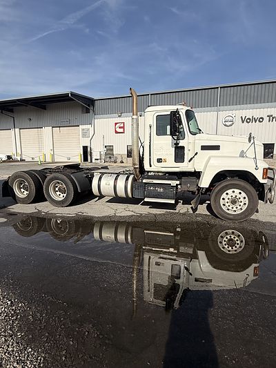 2020 Mack Pinnacle