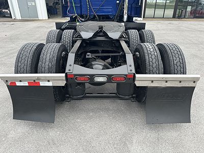 2021 Volvo VNL64T760