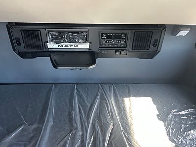 2026 Mack PIONEER 64T