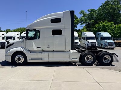 2023 Volvo VNL760