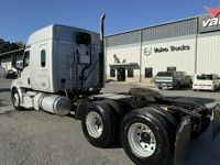 2020 Freightliner CASCADIA 126