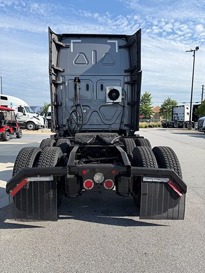 2022 Freightliner CASCADIA 126