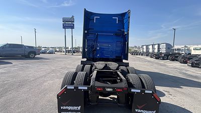 2022 Volvo VNL64T760