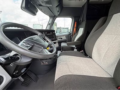 2022 Freightliner CASCADIA 126
