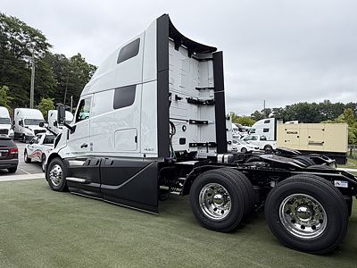 2027 Volvo VNL64T860