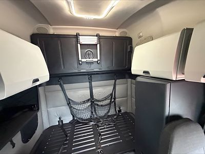 2020 Freightliner CASCADIA 126
