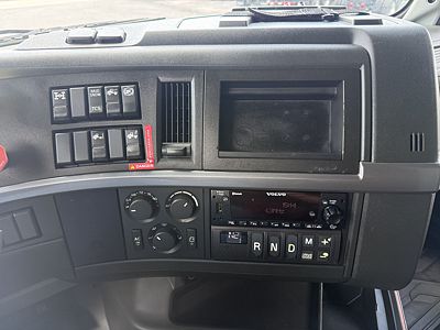 2022 Volvo VNL64T760