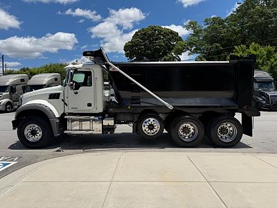 2020 Mack GRANITE 64FR