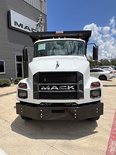 2025 Mack MD642