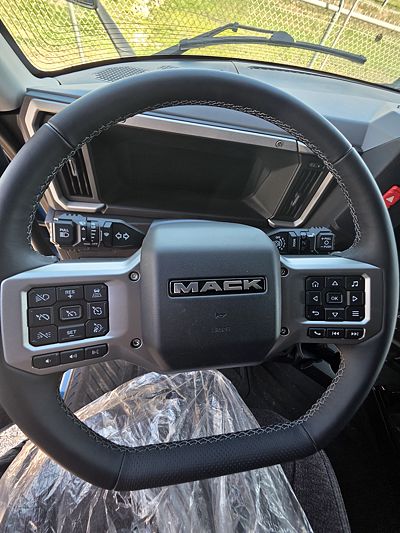 2026 Mack PIONEER 64T