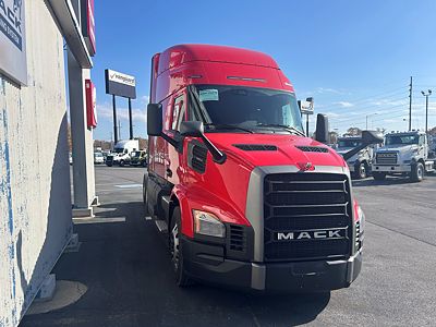2026 Mack PIONEER 64T