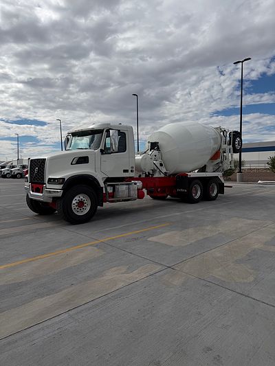 2026 Volvo VHD64F300