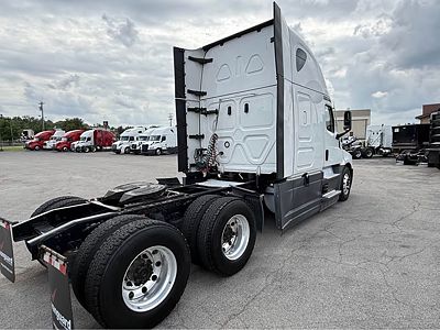 2022 Freightliner CASCADIA 126