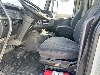 2020 Volvo VNM200