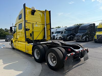 2023 Volvo VNL64T860