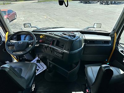 2024 Volvo VNL64T860