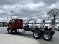 2025 Volvo VNR64300