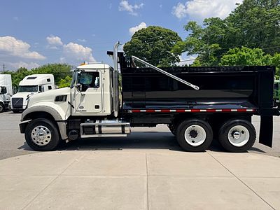 2018 Mack GU713