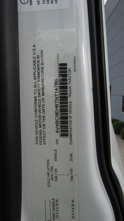 2026 Volvo VNL64T860