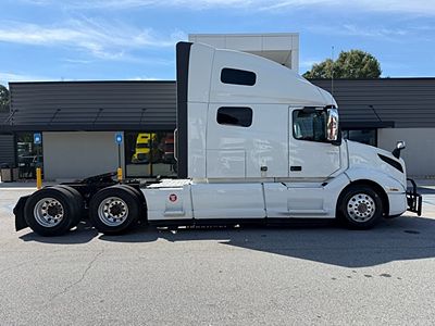 2021 Volvo VNL64T760